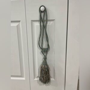 Set of 8, 27.5” long curtain tie back tassels